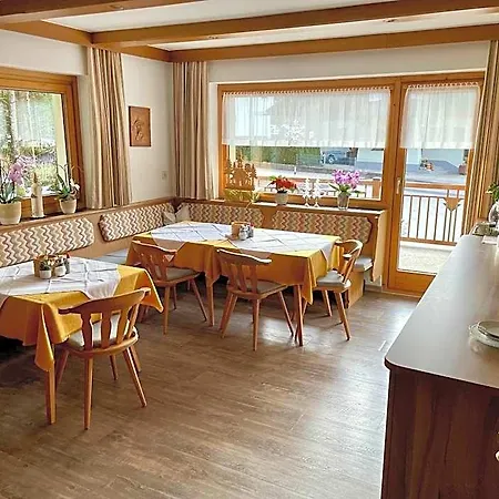 Haus Groeblacher ベッド・アンド・ブレックファスト マイヤーホーフェン