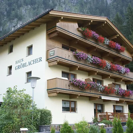 Haus Groeblacher Oda ve Kahvaltı *