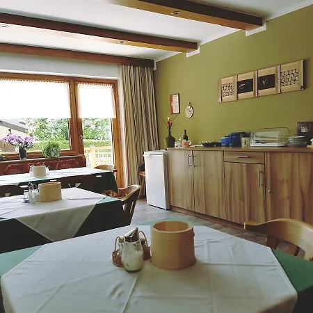 Haus Groeblacher ベッド・アンド・ブレックファスト *