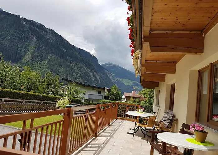 Haus Groeblacher Oda ve Kahvaltı Mayrhofen