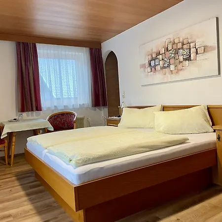 Haus Groeblacher לינה וארוחת בוקר 3*